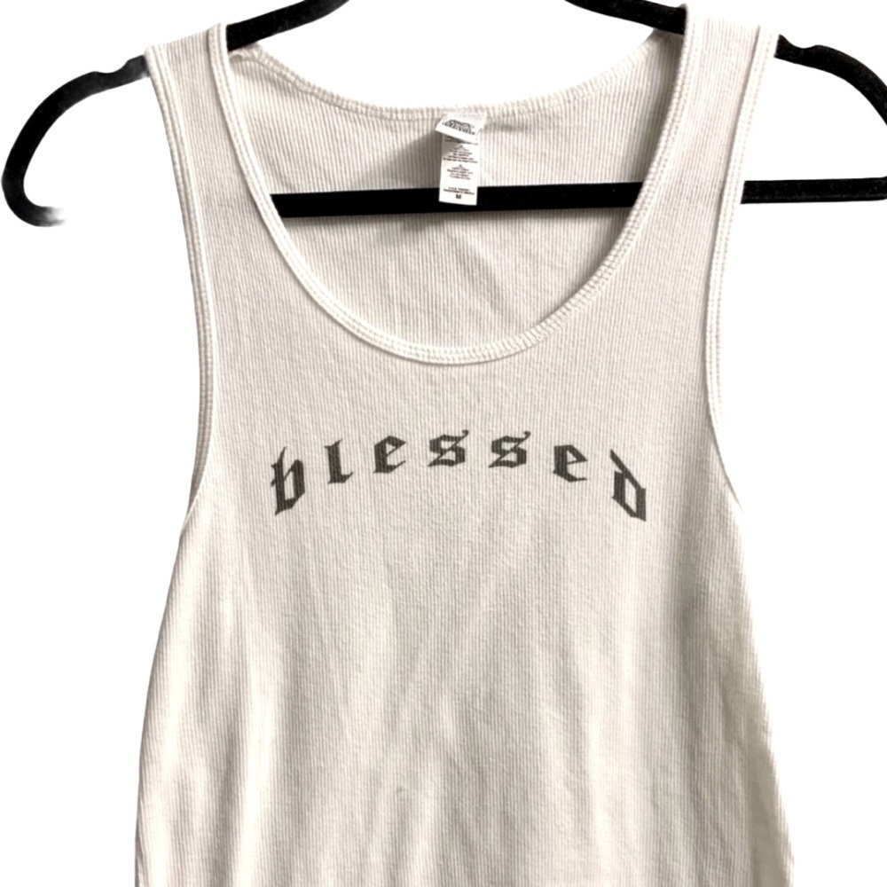 𝅺WOMEN’S white tank top size M with words Blessed
